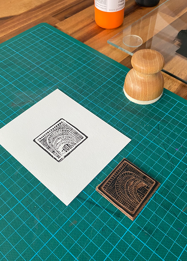 Boîte à tampons en linogravure (Stamp box)