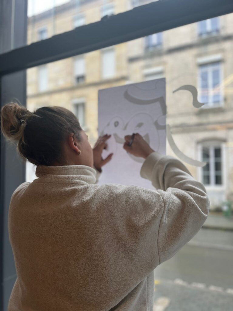 Léa en pleine concentration.