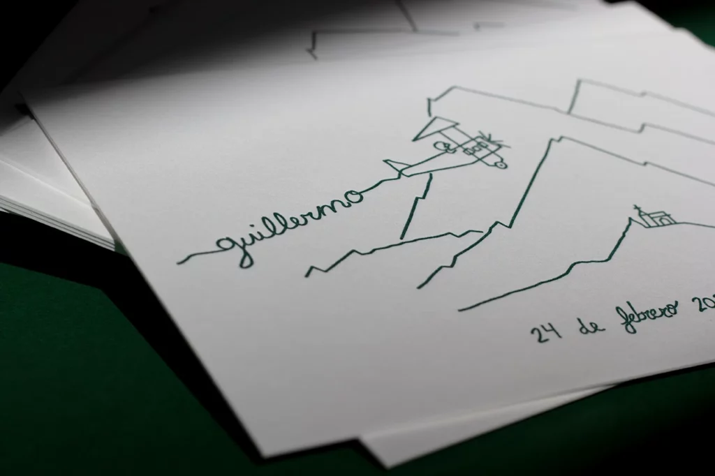 Détail de l’impression typographique d’un faire-part de naissance sur papier Gmund Cotton 450 g/m² — Atelier Forme contre forme, Bordeaux.